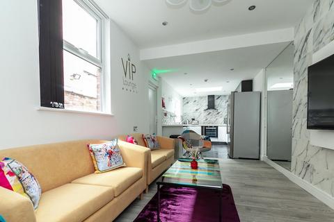 7 bedroom terraced house to rent, Albion Road