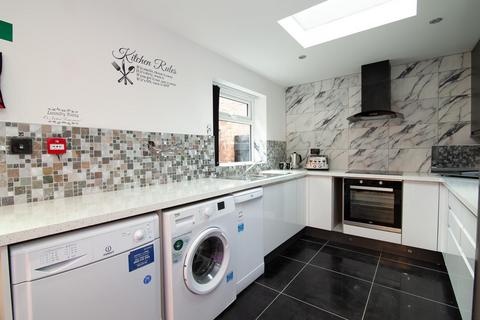 7 bedroom terraced house to rent, Albion Road