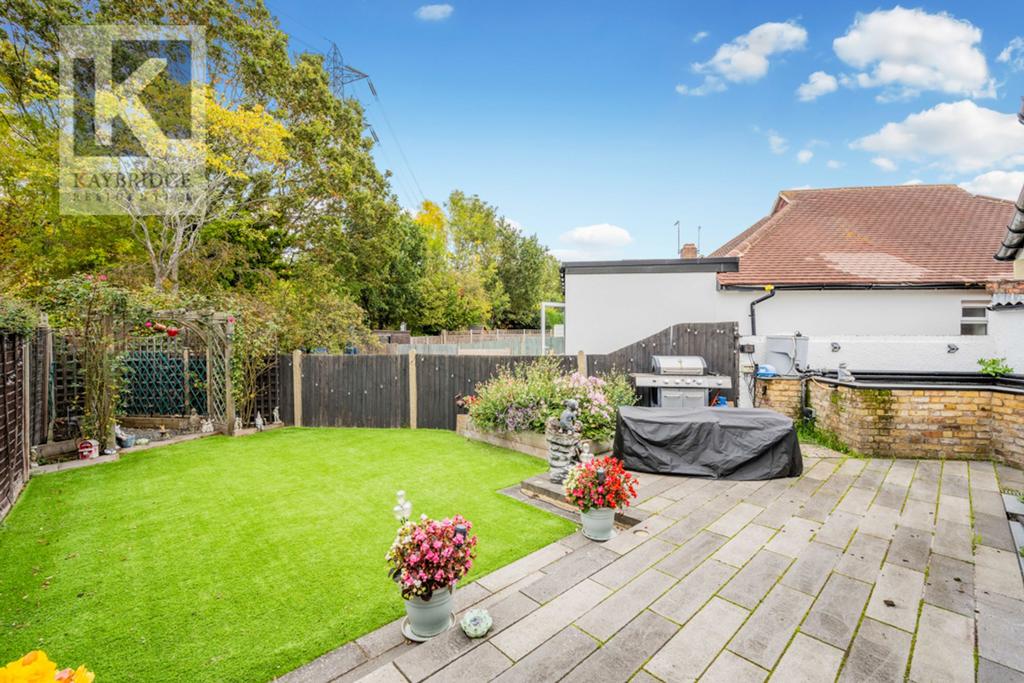 Burford Road, KT4 7 SU
