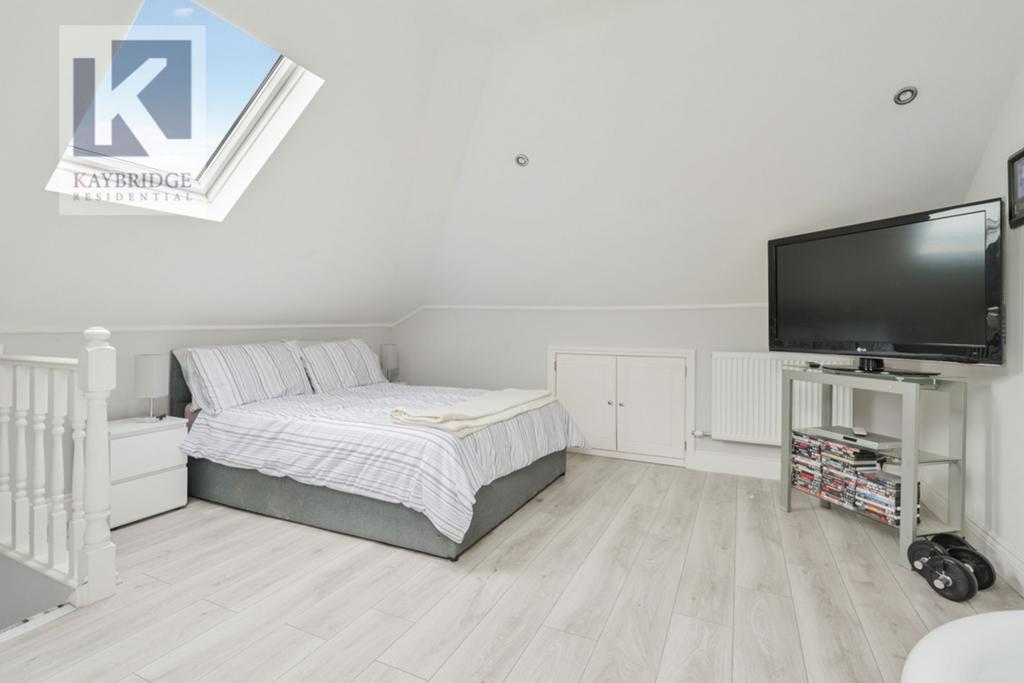 Burford Road, KT4 7 SU