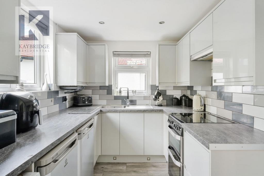 Burford Road, KT4 7 SU