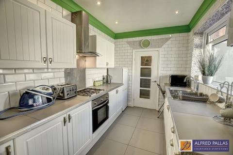 2 bedroom terraced bungalow for sale, Stansfield Street, Roker