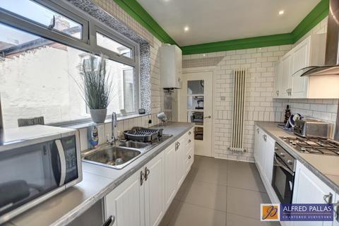 2 bedroom terraced bungalow for sale, Stansfield Street, Roker