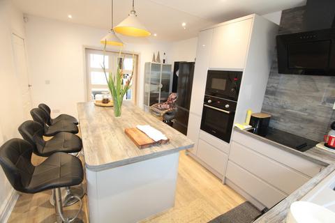 3 bedroom semi-detached house for sale, Richmond Road, Connah's Quay