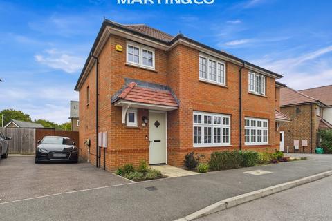 3 bedroom semi-detached house for sale, Chaucer Grove, Arborfield Green