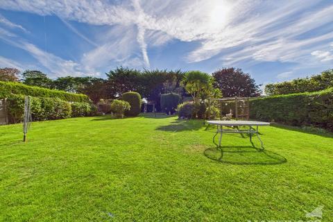 4 bedroom detached house for sale, Aldwick Road, Bognor Regis
