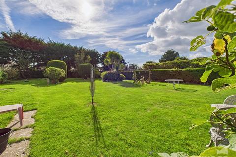4 bedroom detached house for sale, Aldwick Road, Bognor Regis