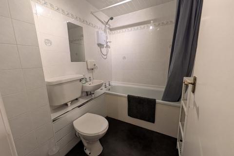 2 bedroom apartment to rent, Kelvin Drive, Scotland G20