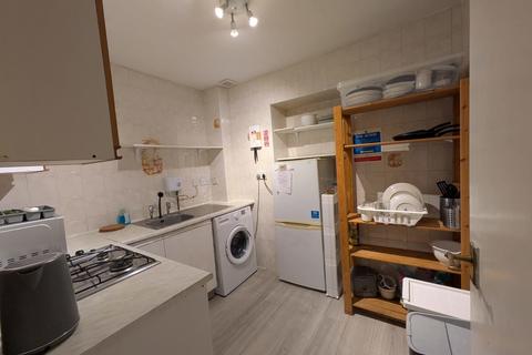 2 bedroom apartment to rent, Kelvin Drive, Scotland G20