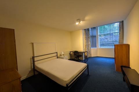 2 bedroom apartment to rent, Kelvin Drive, Scotland G20