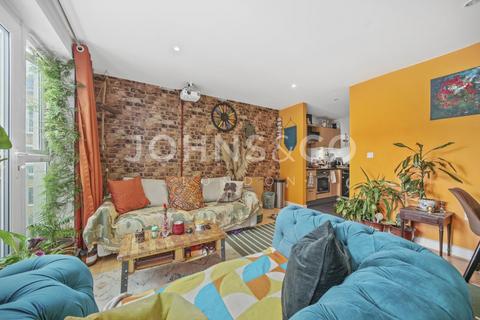 2 bedroom flat to rent, Morton Close, Wapping, London, E1