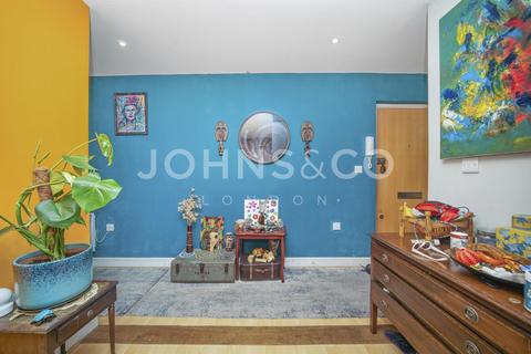 2 bedroom flat to rent, Morton Close, Wapping, London, E1