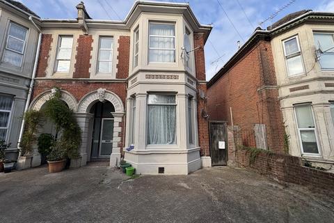 Studio to rent, Denzil Avenue, Southampton