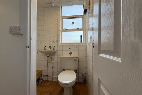 Studio to rent, Denzil Avenue, Southampton