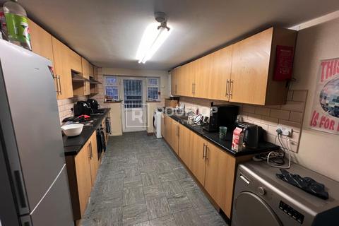 8 bedroom house to rent, Ash Grove, Leeds LS6