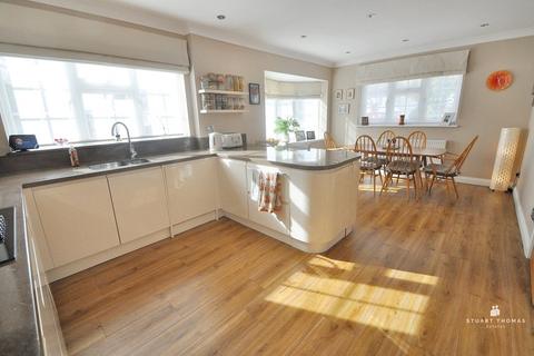 4 bedroom detached house for sale, Conifers, Hadleigh