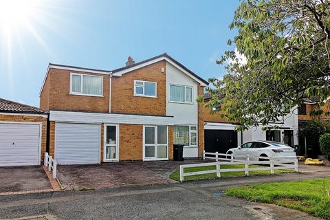 5 bedroom detached house for sale, St. James Close, Oadby