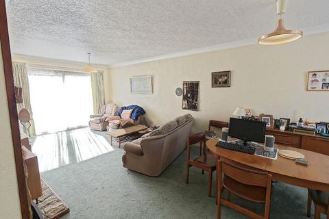 5 bedroom detached house for sale, St. James Close, Oadby