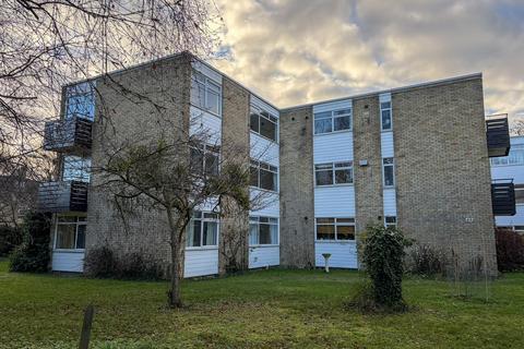 2 bedroom flat to rent, Chesterton Towers, Cambridge CB4