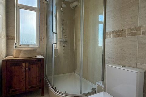 2 bedroom flat to rent, Chesterton Towers, Cambridge CB4