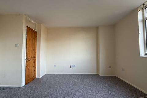 2 bedroom flat to rent, Chesterton Towers, Cambridge CB4