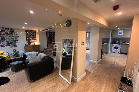 8 bedroom house to rent, Brudenell Avenue, Leeds LS6