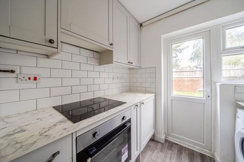 2 bedroom flat for sale, Morena Street, London, SE6