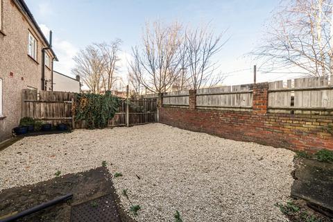 2 bedroom flat for sale, Morena Street, London, SE6