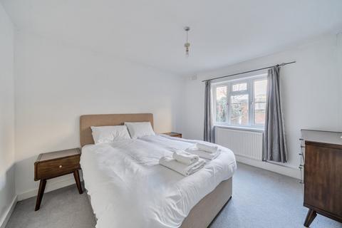 2 bedroom flat for sale, Morena Street, London, SE6