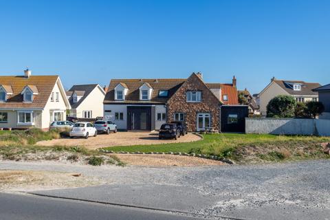 3 bedroom detached house for sale, Rue de La Saline, Castel