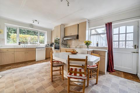 2 bedroom maisonette for sale, Oatlands Drive, Weybridge, KT13