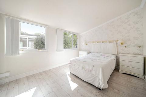 3 bedroom bungalow to rent, Waynflete Road, Oxford OX3