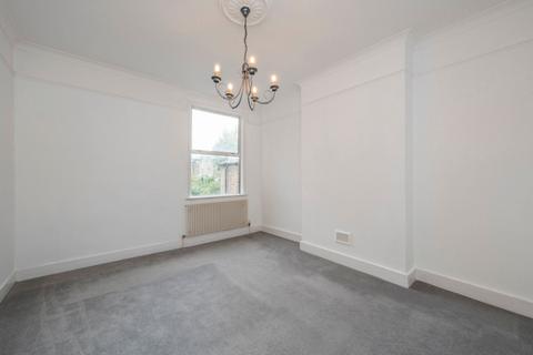 2 bedroom flat for sale, Oakhill Road, London