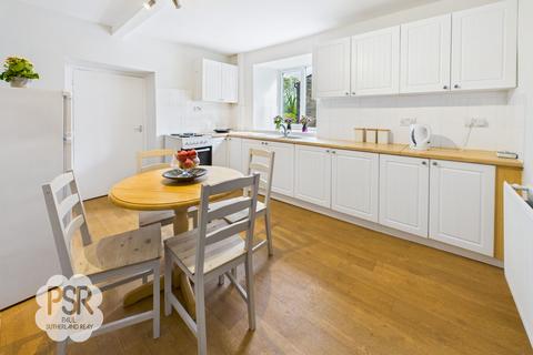 2 bedroom end of terrace house for sale, Buxton Road, Furness Vale, SK23
