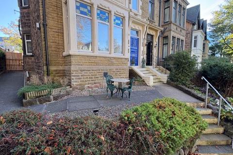 5 bedroom semi-detached house to rent, Kings Road, Harrogate