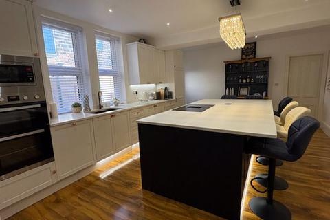 5 bedroom semi-detached house to rent, Kings Road, Harrogate