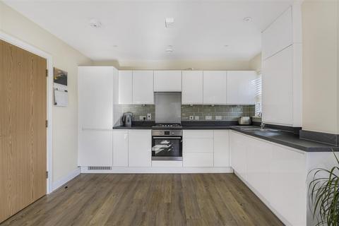 2 bedroom apartment for sale, Weir Road, Bexley