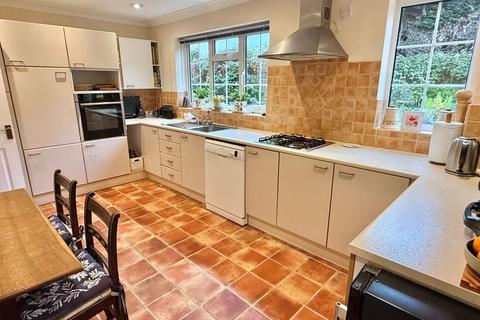 undefined, Mytten Close, Cuckfield