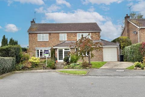 undefined, Mytten Close, Cuckfield
