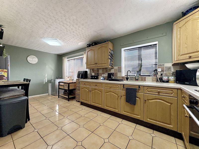 Dining kitchen