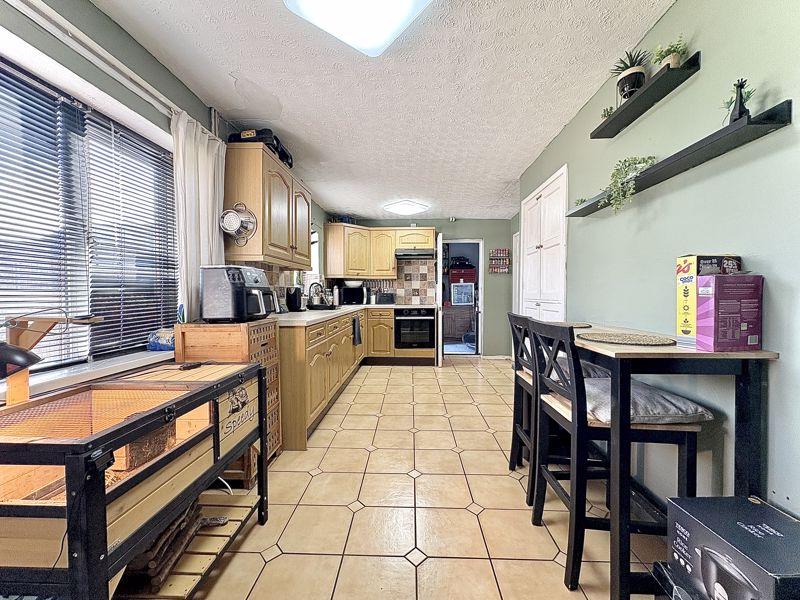 Dining kitchen