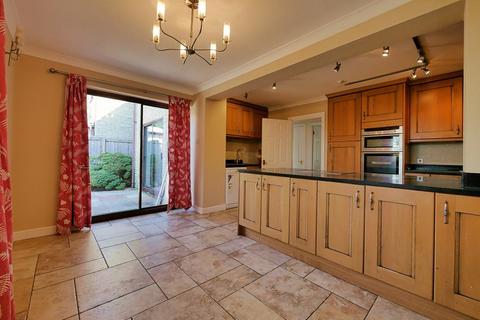5 bedroom detached house to rent, COATES, GL7 6NQ