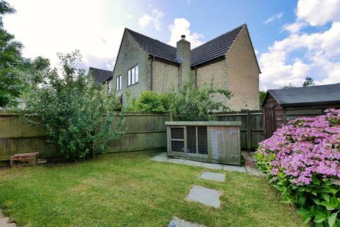 5 bedroom detached house to rent, May Tree Close, Coates, GL7