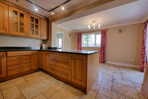 5 bedroom detached house to rent, May Tree Close, Coates, GL7