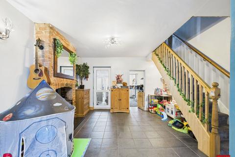 16 Ducie Street, Gloucester, GL1 4PD