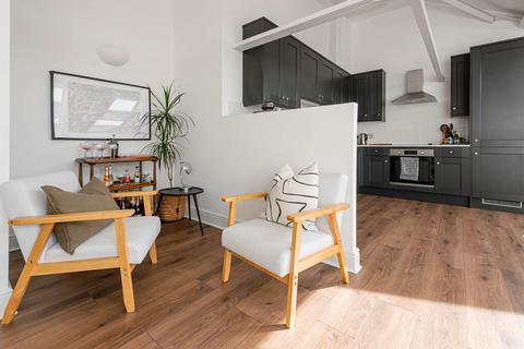 2 bedroom flat for sale, Chartwell Court, NW2