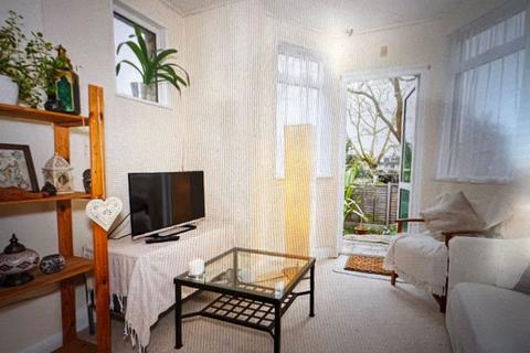 2 bedroom property to rent, Tierney Road, London SW2