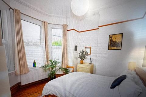 2 bedroom property to rent, Tierney Road, London SW2