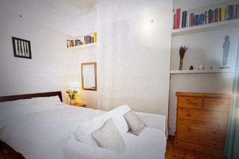 2 bedroom property to rent, Tierney Road, London SW2