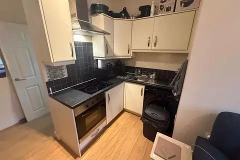 1 bedroom flat to rent - View 4